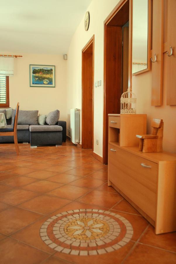 Villa Dorina Barban Bagian luar foto