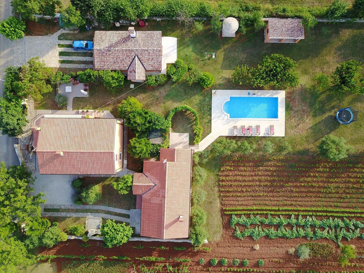 Villa Dorina Barban Bagian luar foto